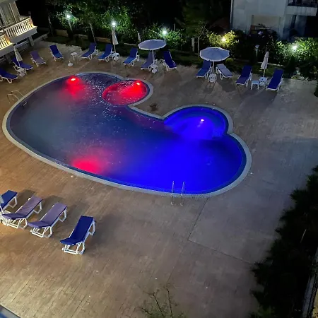 Aparthotel Vip студио симона - - 1-ва линия море
